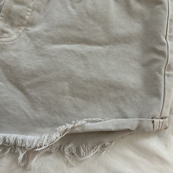 Free People We The Free Cut Off Raw Hem Denim Shorts Ivory High Rise Size 30 - Picture 5 of 10